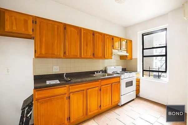 Rented by Bond New York | media 8