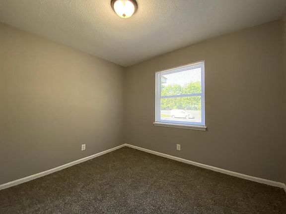5th image of 516 Sorrells Dr