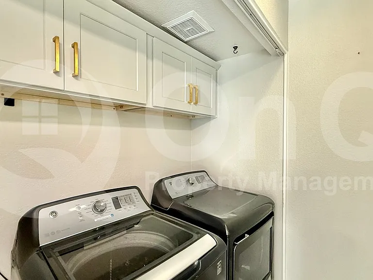 1510 E Taro Ln — Photo 12