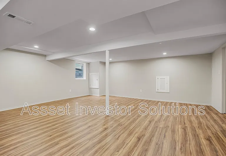 9109 Goddard St — Photo 33