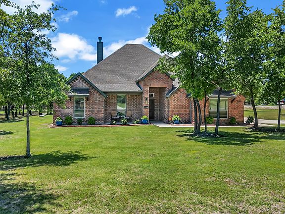 3rd image of 330 Timbers Cir