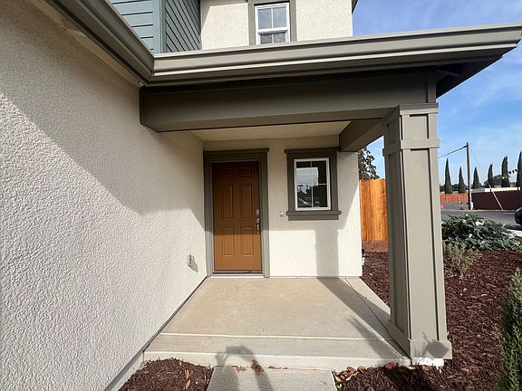 3rd image of 4241 French Oak St