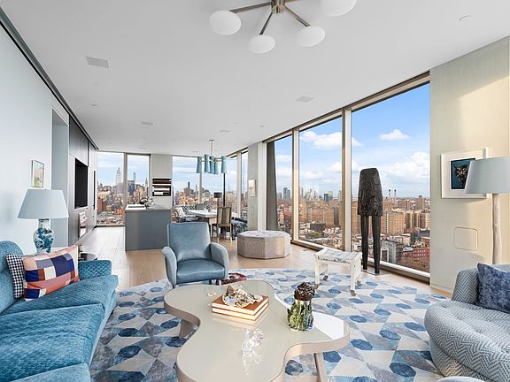 3rd image of 215 Chrystie St