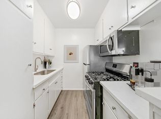 Harbor Isle, Los Angeles, CA 90068
