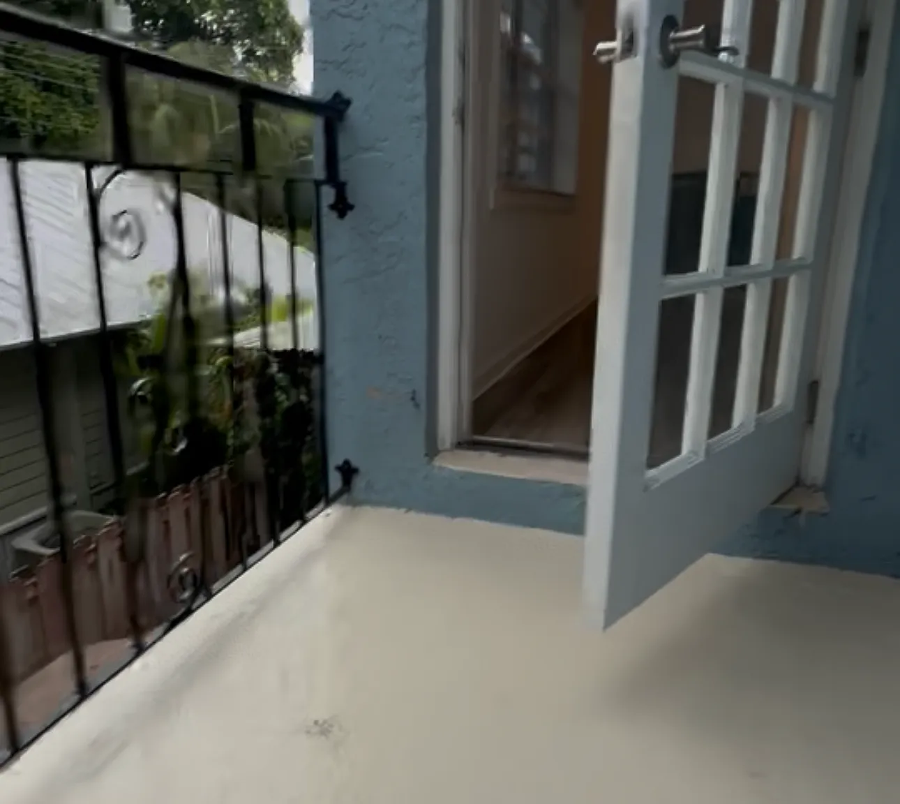 3 bed, 1000 sqft, $3,000 — Photo 3