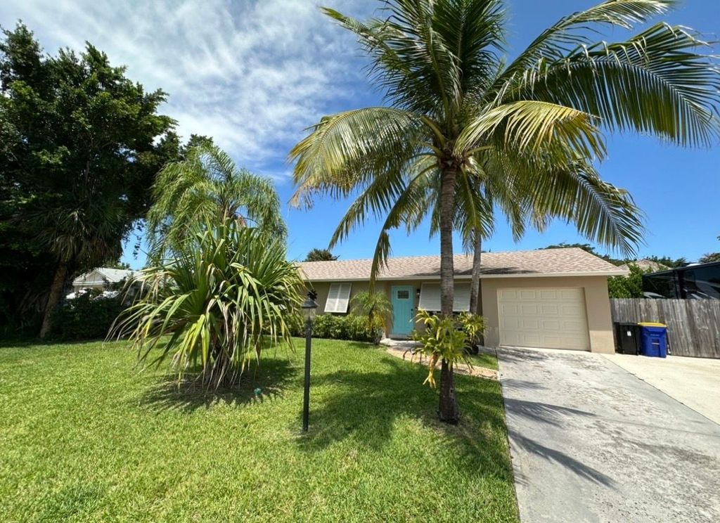 19043 SE Fearnley Dr - Property Image