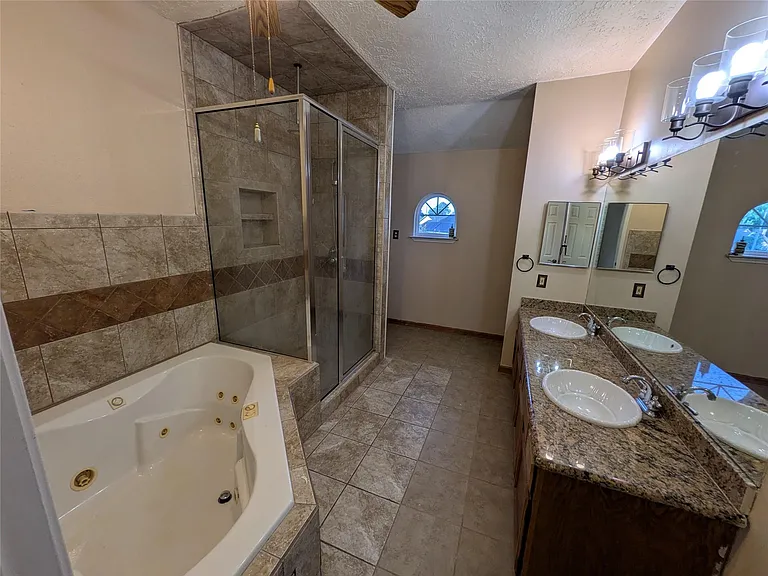 17054 Cairnlassie St — Photo 12