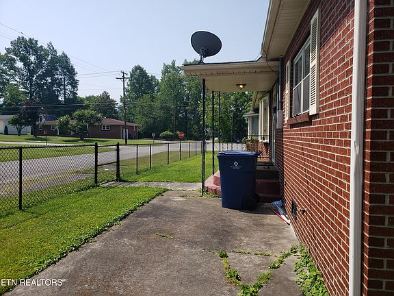 5th image of 702 Dorchester Ave
