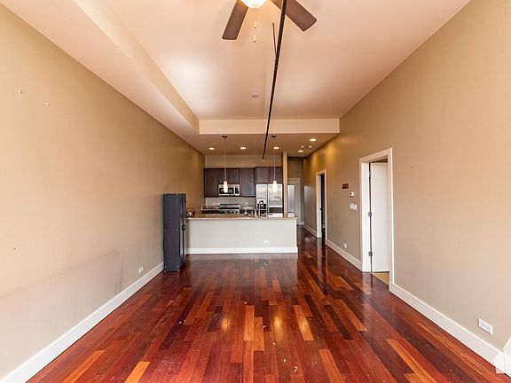 2nd image of 3133 N Lakewood Ave APT 3H
