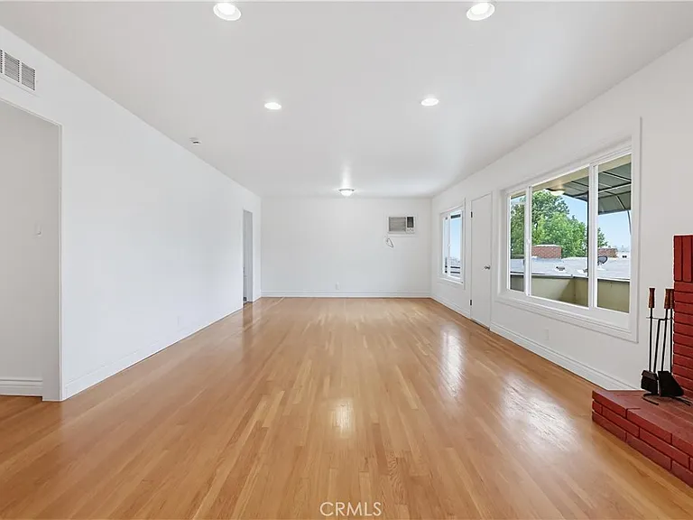 312 Raymondale Dr — Photo 5