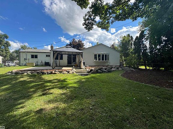 5th image of 4505 23 Mile Rd