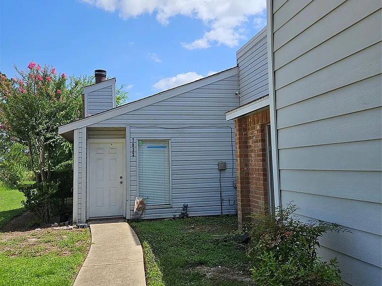 7832 Green Lawn Dr #7832 — Photo 2