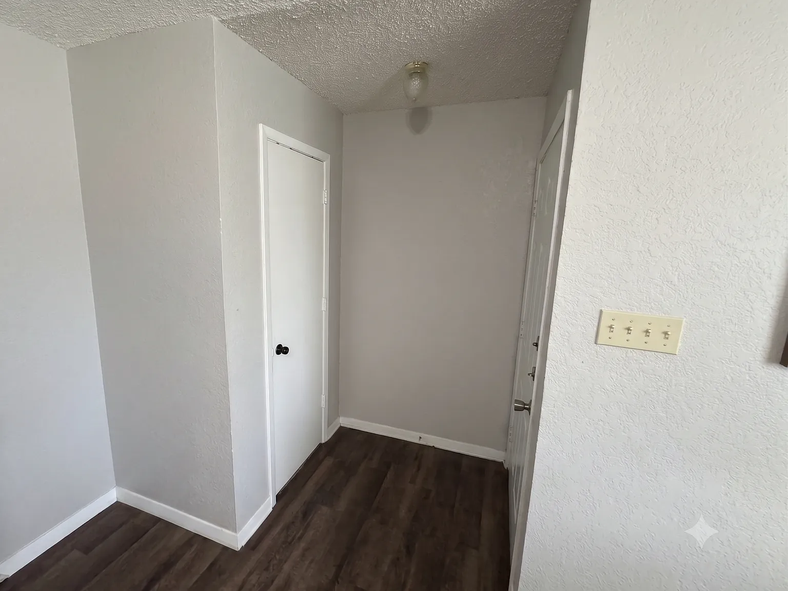 2 bed, 970 sqft, $1,540 — Photo 3
