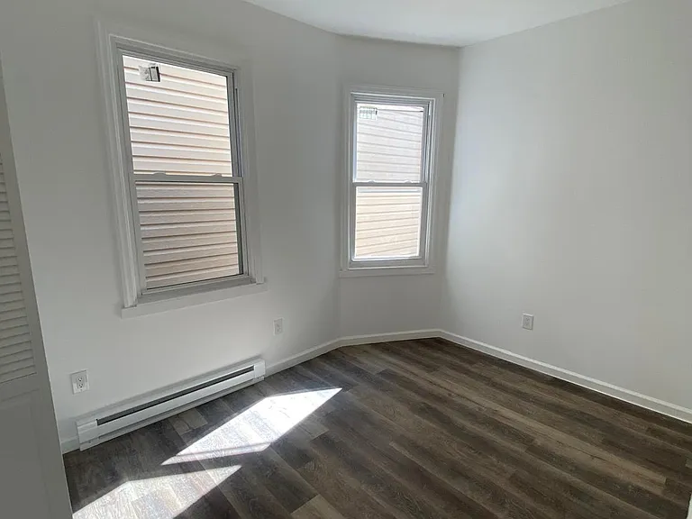 987 E 19th St #2 — Photo 9