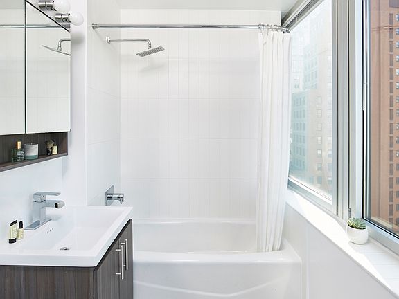 5th image of 200 Water St APT 3004