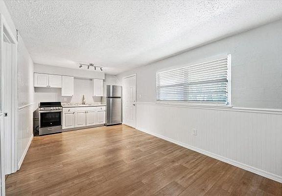 3rd image of 810 Sycamore St #Ke7yngskj