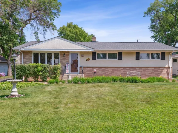 42 Langer Cir, West Saint Paul, MN 55118