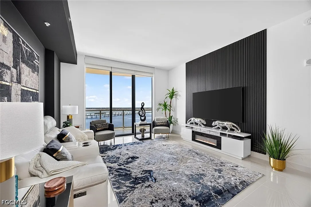 2 bed, 2.0 bath, 1512 sqft, $6,000 — Photo 2