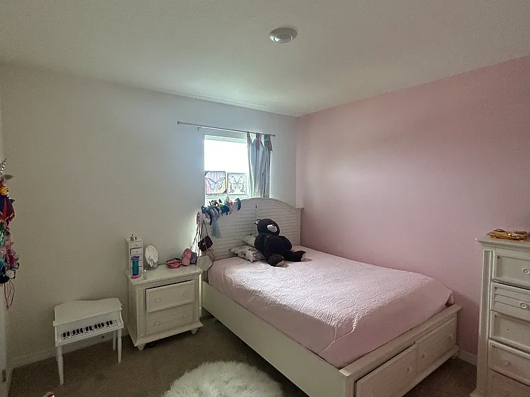 Tulip Dr — Photo 26