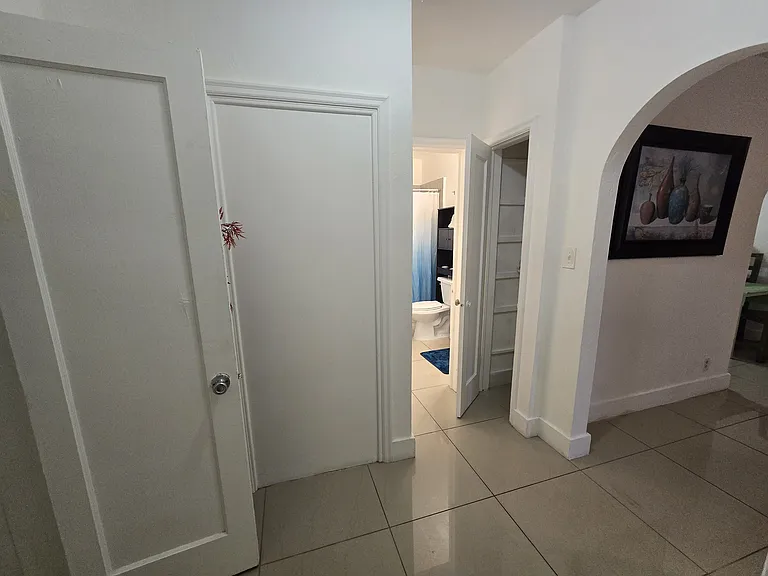 2305 Monroe St #1 — Photo 3