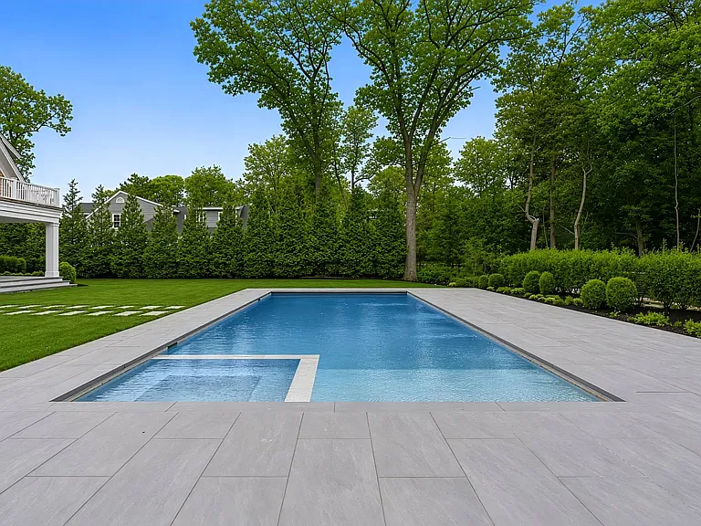 25 Fresh Pond Rd — Photo 5