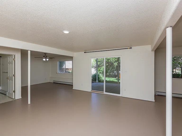528 Park Ridge Ct — Photo 60