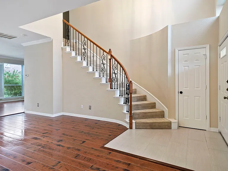 3777 Meadowcreek Cir — Photo 3