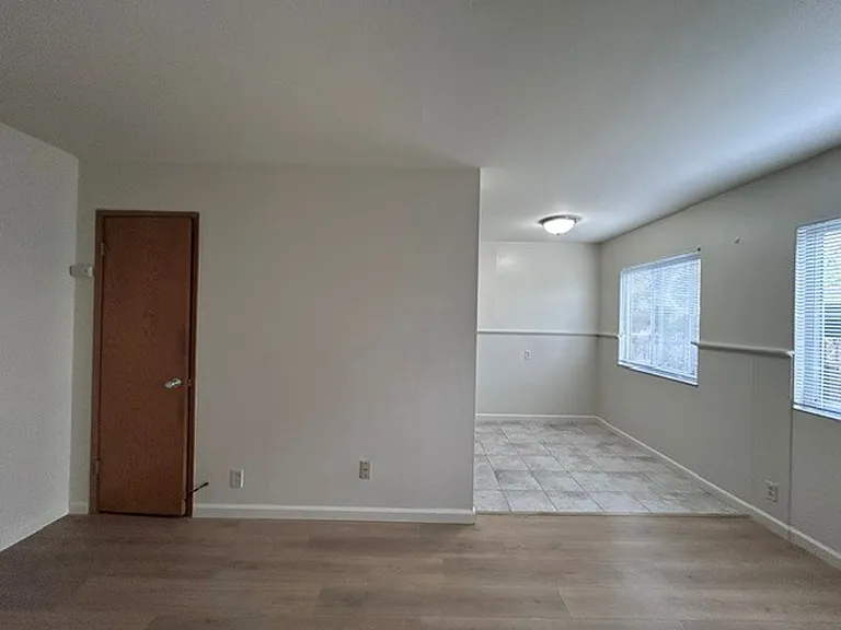 939 Lexington Ave — Photo 8