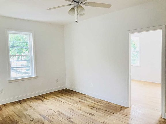 3rd image of 87 Oakland Ave APT 1