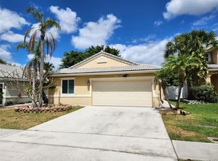9871 Red Heart Ln, Fort Lauderdale, FL 33321