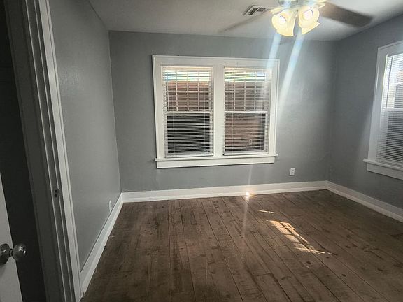 5th image of 217 E Woodrow St