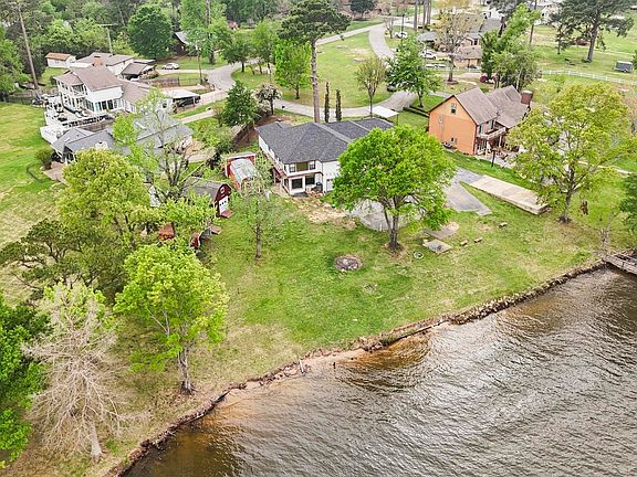 3rd image of 22690 Cherry Ln