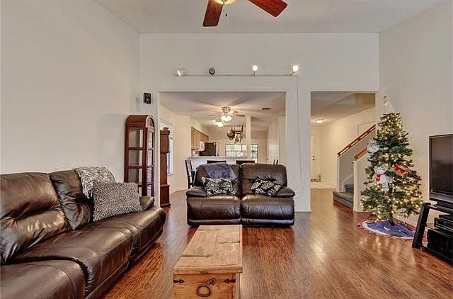 1st image of 823 Sweetwater River Dr