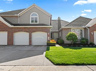 118 Ambleside Way, Amherst, OH
