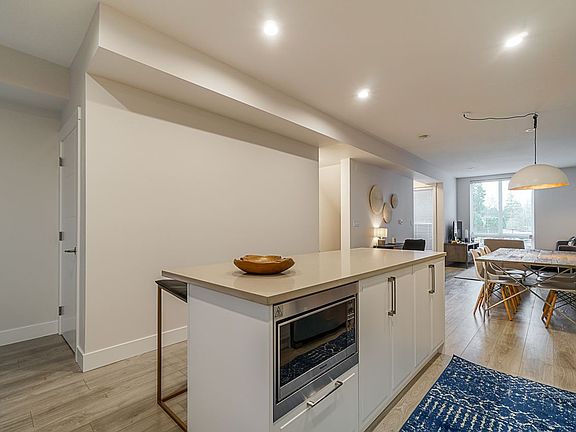 2nd image of 70 Seaview Dr #24