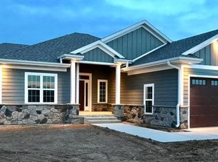 1304 Hartley Ridge Dr, Marysville, KS 66508