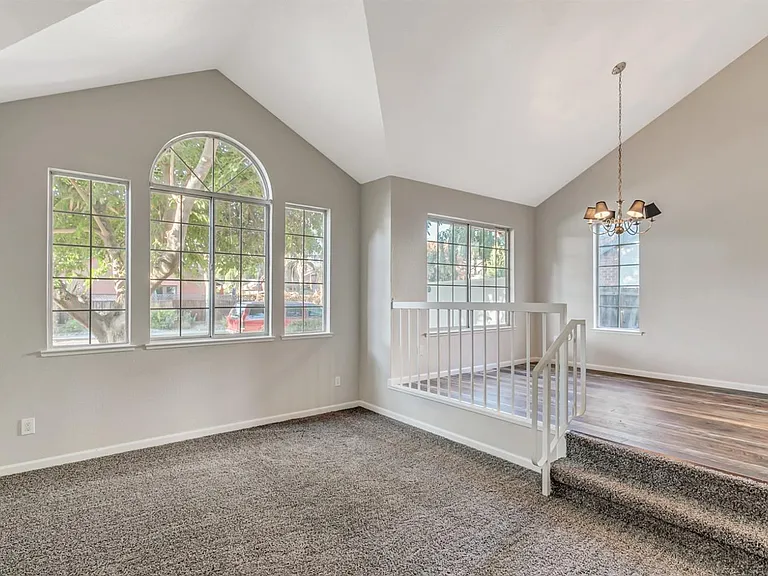 318 Village Cir — Photo 5