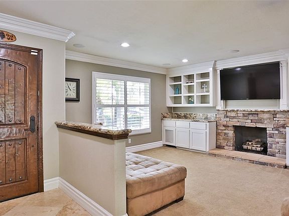 3rd image of 2130 Holly Ave