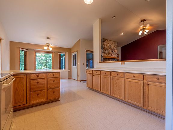 5th image of 102 N Aquila Ct