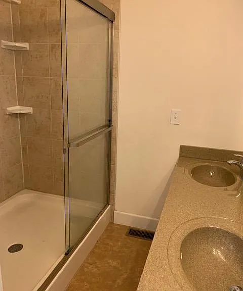 336 Leverington Ave — Photo 10