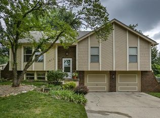 1611 NE Ridgeview Dr, Lees Summit, MO 64086