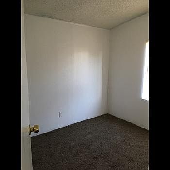 4th image of 113 S Martin Luther King Dr