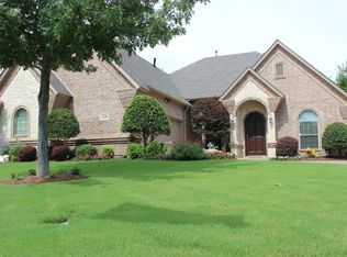 13780 W Riviera Dr, Burleson, TX 76028