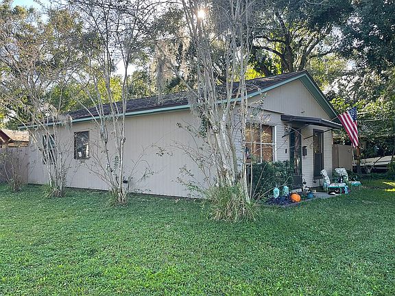 3rd image of 302 W Idlewild Ave
