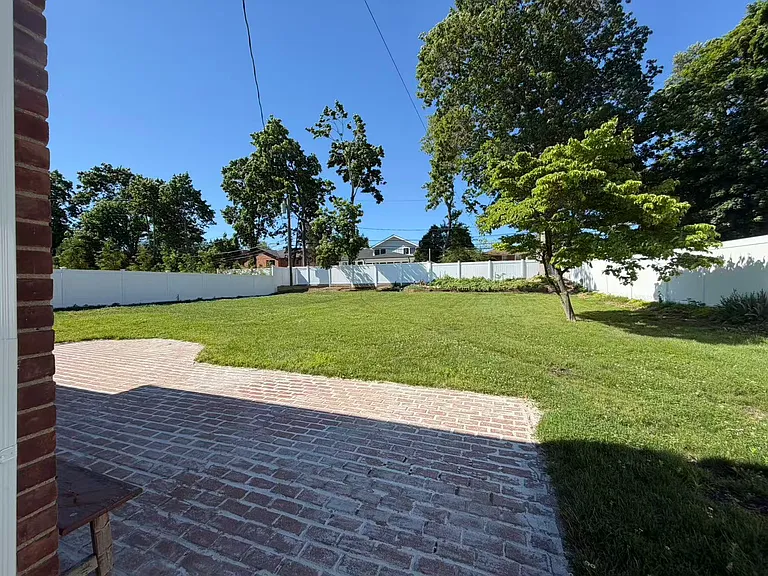 106 Robbins Ln — Photo 21