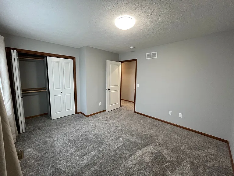 7825 Yankee Woods Dr — Photo 11