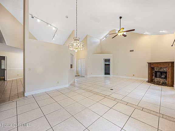 4th image of 1301 Aventura Way