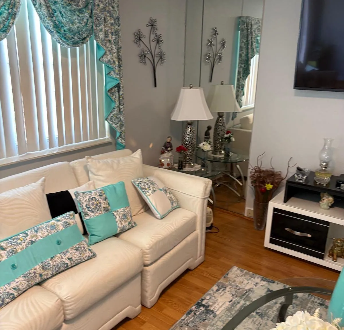 1 bed, 1.5 bath, 720 sqft, $1,650 — Photo 2
