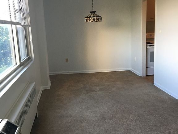 3rd image of 11820 Edgewater Dr APT 301