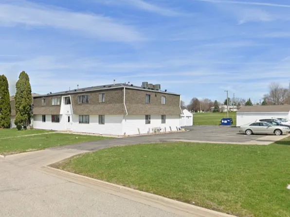 1240 Meadow Ln, Waterloo, IA 50701